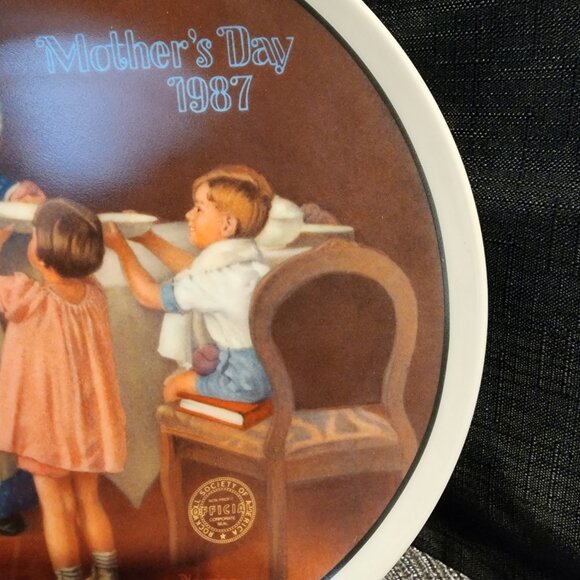 Grandma's Surprise - Norman Rockwell Collectors' Plate VTG - Picture 3 of 8